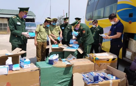 Xe khách vận chuyển gần 30.000 khẩu trang y tế, 98...